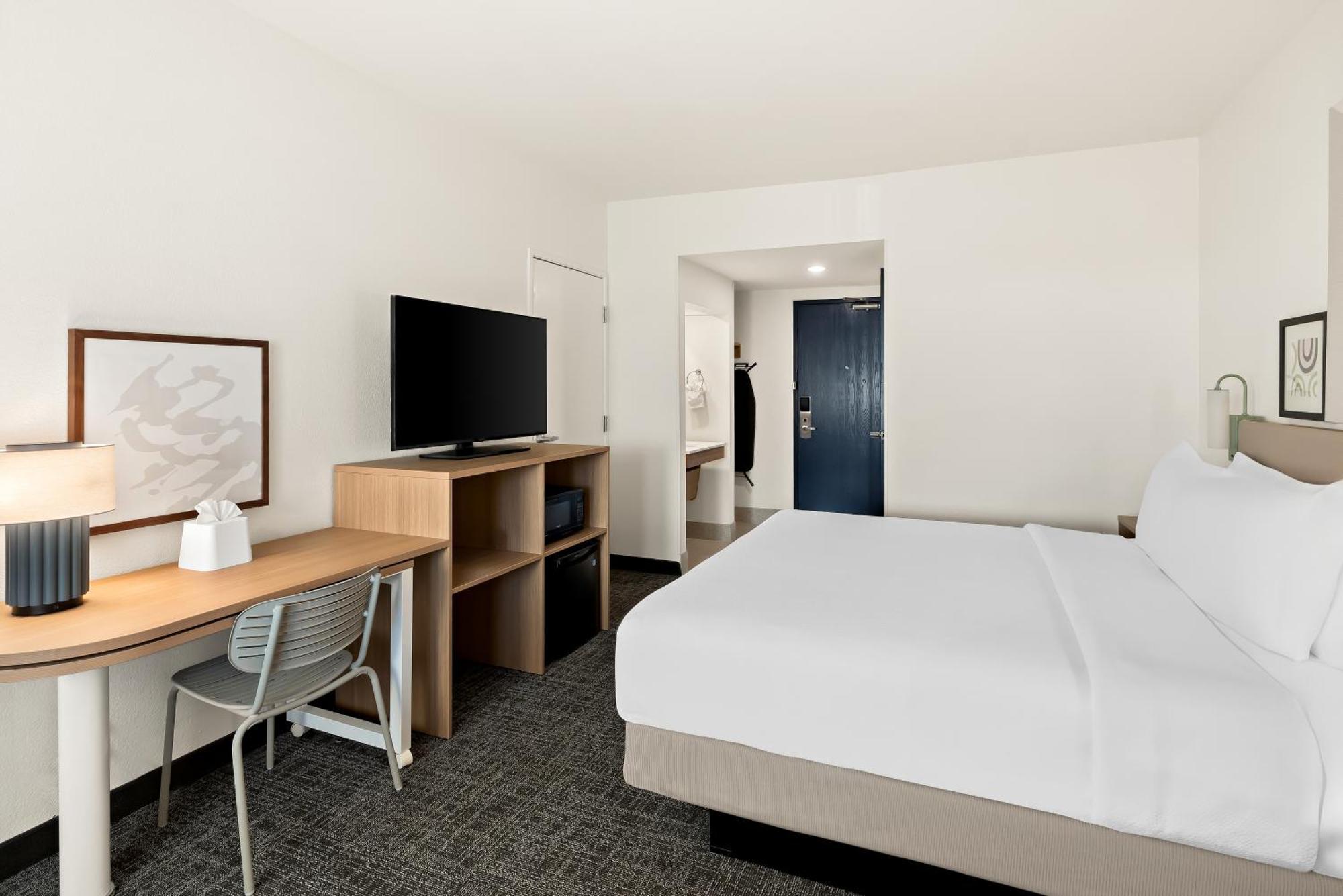 Spark By Hilton Williams Newly Opened 2025 Экстерьер фото