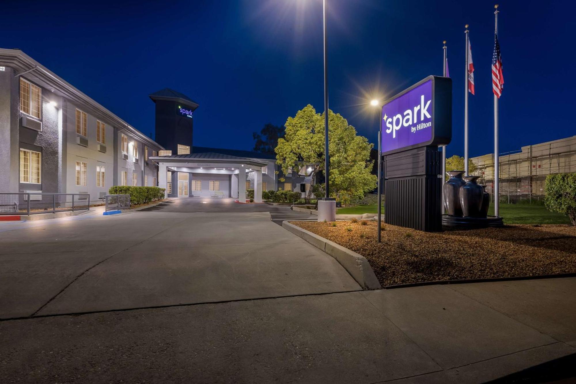 Spark By Hilton Williams Newly Opened 2025 Экстерьер фото